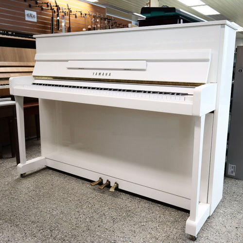 Yamaha M-110N Käytetty Piano